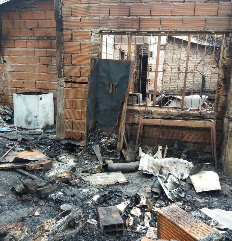 A punto de jubilarse, perdieron todo en un incendio | Actualidad
