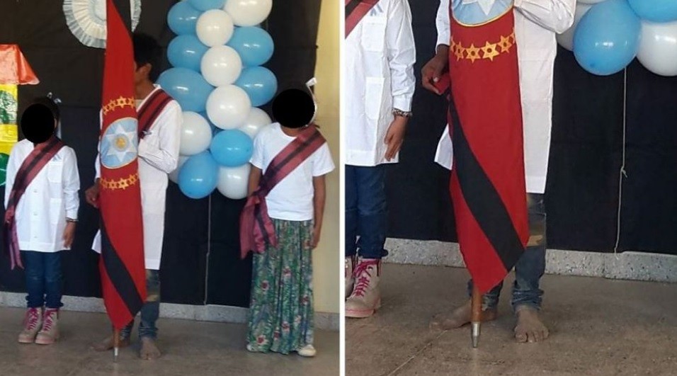 #ElViralQueNosIndigna La foto del abanderado descalzo que conmueve al país | Redes