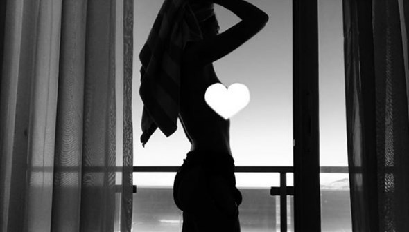 El sensual baile de Calu Rivero desnuda y a trasluz | Espectáculos