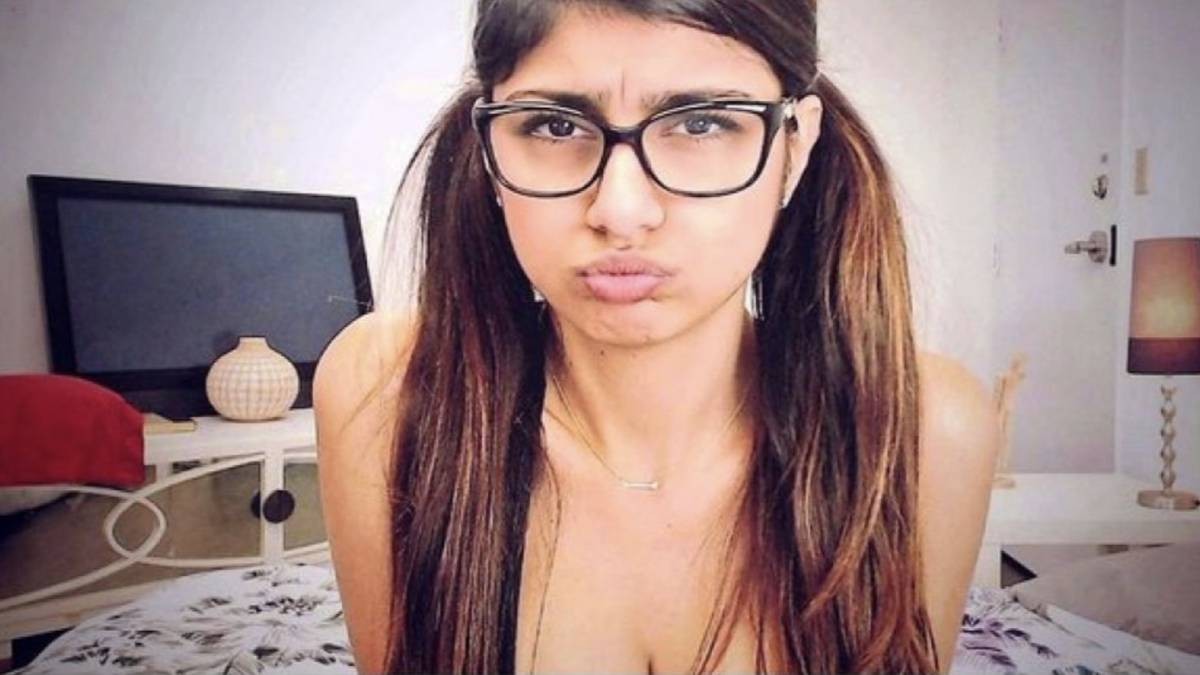 Mia Khalifa rompió todo en Instagram: foto desnuda en la bañera comiendo una hamburguesa | Espectáculos