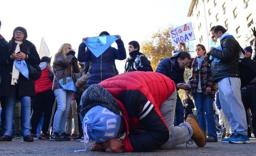La Iglesia admitió que la ley del aborto le "duele como a todos los argentinos" | Política