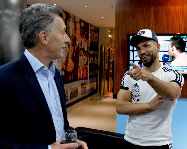 Macri, preocupado por la Selección: contacto por whatsapp con Agüero | Rusia 2018