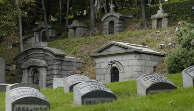 Se enteró de su propia "muerte" porque un amigo vio la tumba con su nombre | Curiosidades