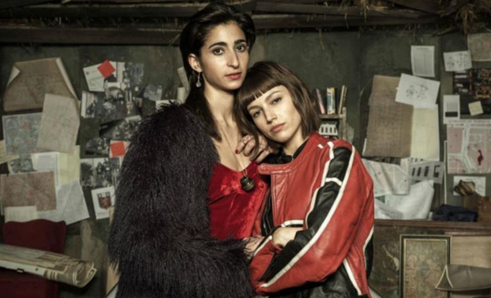 La foto de Tokio y Nairobi abrazadas en una cama | Espectáculos