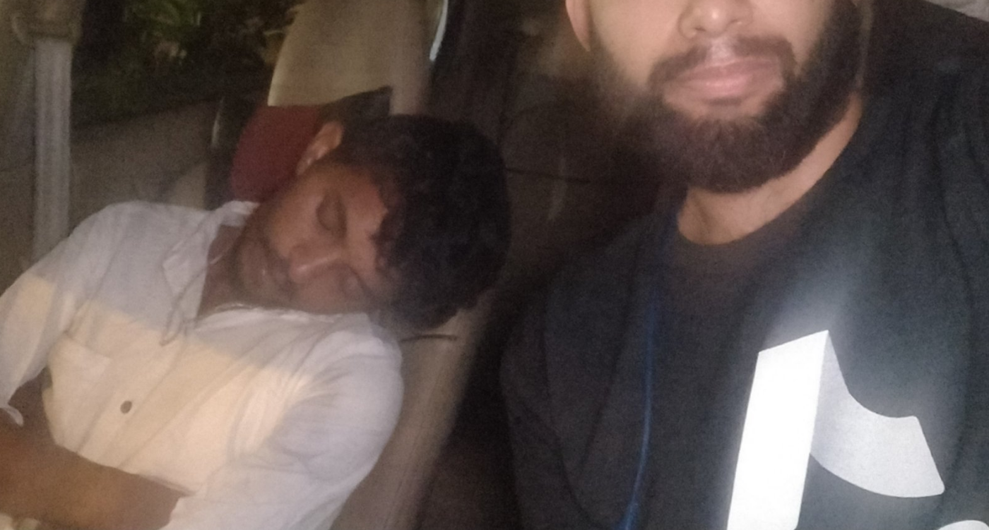 Un conductor de Uber borracho se durmió en pleno viaje y el pasajero tuvo que manejar hasta su casa | Redes