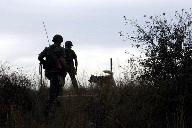 Conmoción en Grecia por el hallazgo de tres refugiadas degolladas | Internacionales