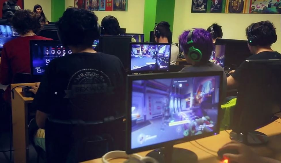 Encuentro entre estudiantes, emprendedores y profesionales de la industria de la animación | Tecno