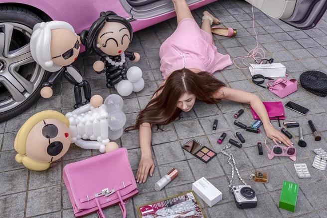 El nuevo reto viral de Instagram: ostentar riqueza sin pudor | Redes