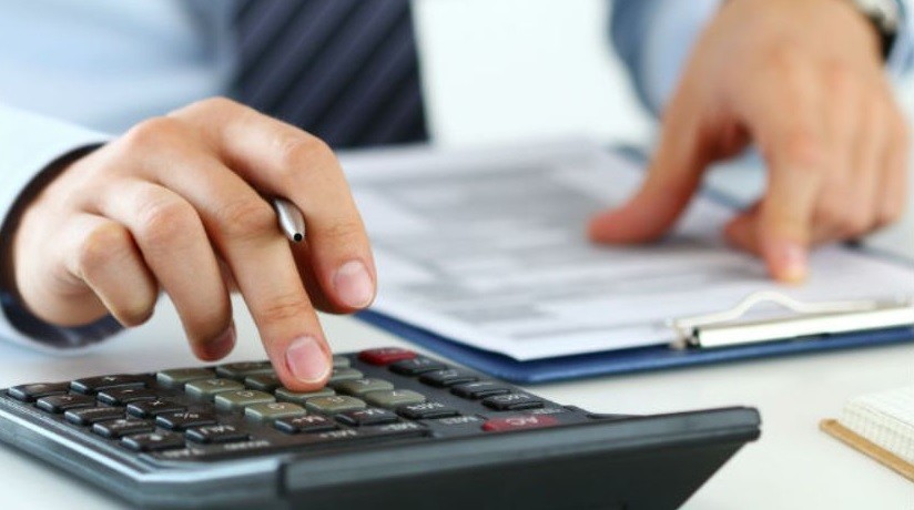 ¿Alivio? Por el bono de fin de año, más trabajadores podrían pagar Ganancias | Economía