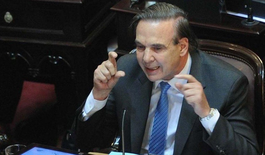 Pichetto: "La policía francesa pega en serio" | Política