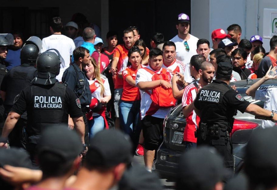 Entradas en la casa del jefe de la barra: "Alguien se las dio desde la comisión directiva de River" | Deportes