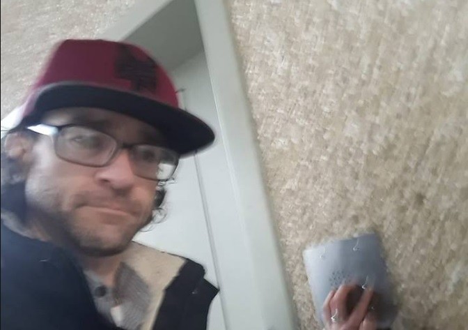 Mensaje de un fugitivo en Facebook: "Querida Policía, tengo problemas de comprometerme" | Redes