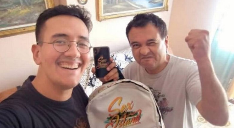 Un joven chileno virgen que viajó a la "isla del sexo" asegura que está enamorado | Curiosidades