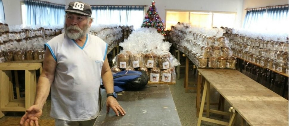 Navidad solidaria: la historia del "Papá Noel paraguayo" que regala 10 mil pan dulces | Curiosidades