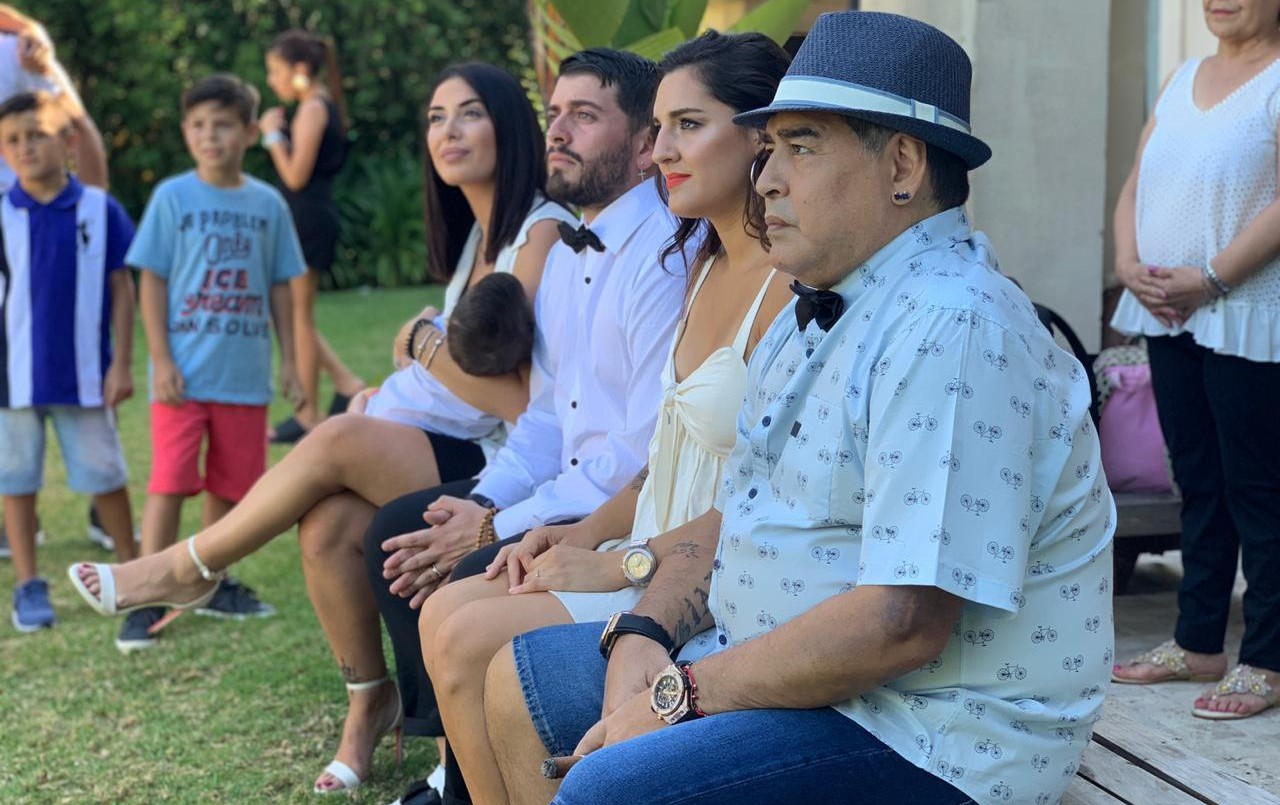 Las fotos de Maradona en el bautismo de su nieto | Espectáculos