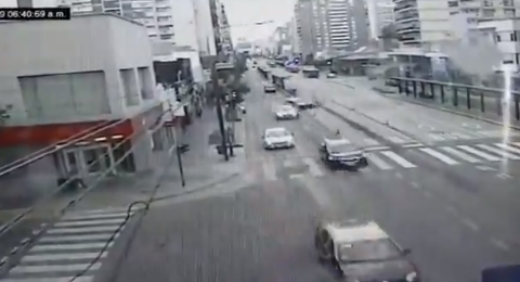 Video: así fue el violento choque en la avenida Cabildo | Actualidad