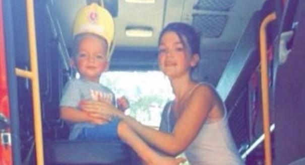 Reclinó el asiento del auto para castigar a su hijastro de 3 años y lo mató | Internacionales