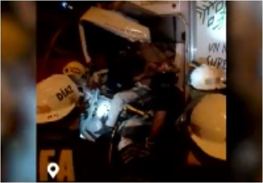 Choque en la autopista Ricchieri: intentan rescatar a un chofer atrapado | Actualidad