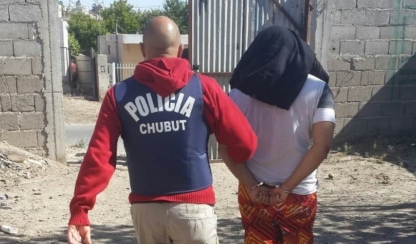 El gobernador de Chubut firmó un decreto para expulsar a delincuentes extranjeros | Política