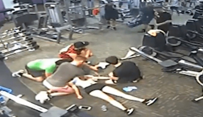 Video: joven australiana de 21 años se infarta en plena rutina de gimnasia | Internacionales