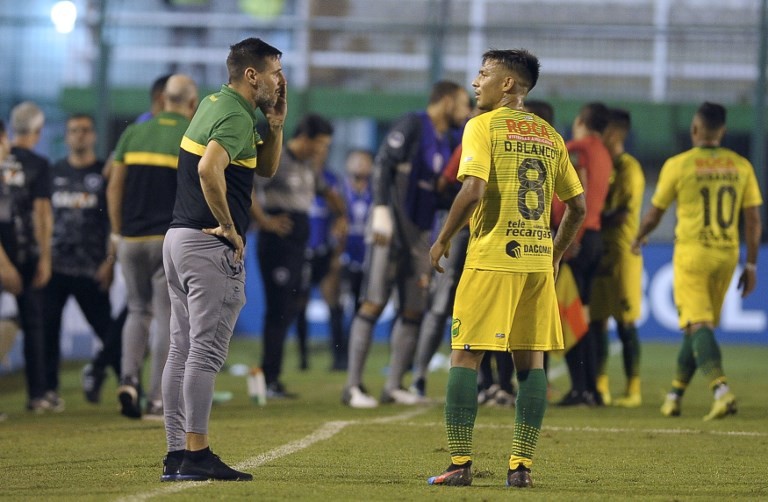¿Vuelven los escritorios a Conmebol? Tras su eliminación, Defensa analiza pedir los puntos | Deportes