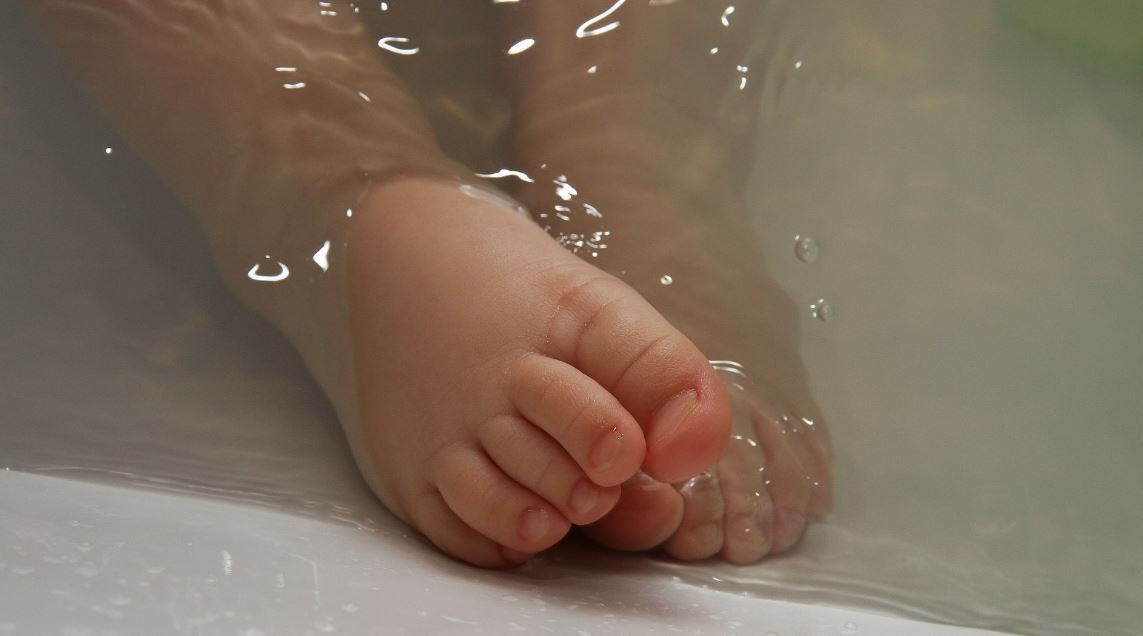 Una beba se ahogó mientras su mamá hablaba por teléfono | Internacionales