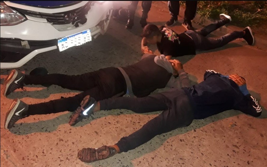 La Plata: detuvieron a tres menores por intento de robo a un automovilista | Actualidad