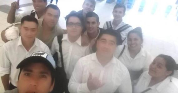 Iban a rendir examen para el Servicio Penitenciario en una combi trucha: les secuestraron el vehículo | Actualidad