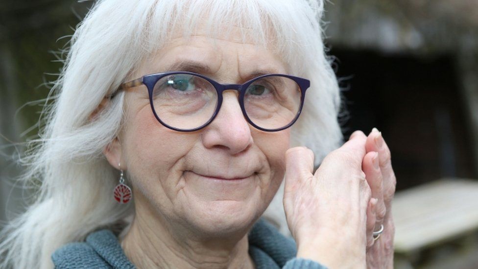 La mujer que padece una enfermedad que la hace incapaz de sufrir dolor o miedo | Curiosidades