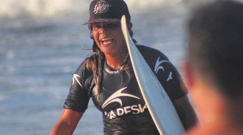 Video: una campeona brasileña de surf murió fulminada por un rayo en el mar | Redes