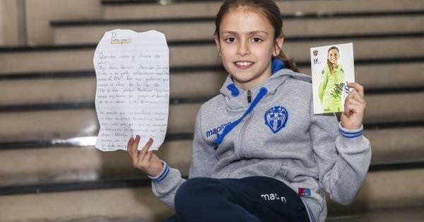 "¡Las chicas al poder!": carta a fabricantes de figuritas para que lancen álbum de fútbol femenino | Redes