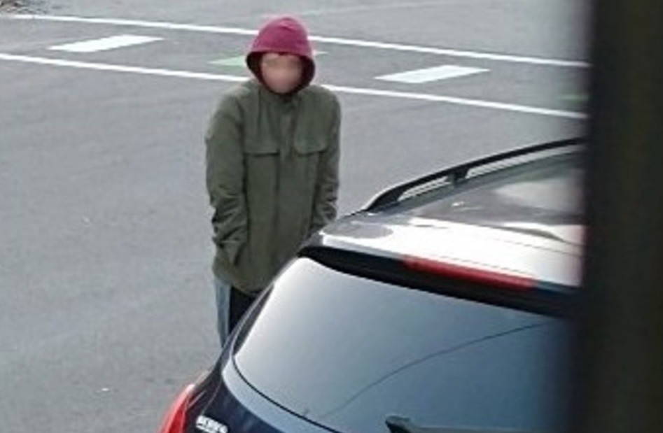 EE.UU. en vilo: hallaron vagando a un adolescente y dijo que acababa de huir tras un secuestro de 7 años | Internacionales