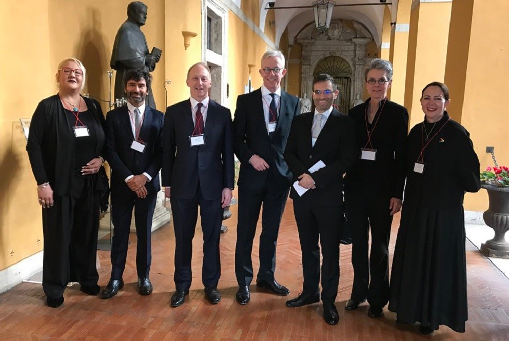 El Vaticano recibió por primera vez a representantes de organizaciones LGTB | Internacionales