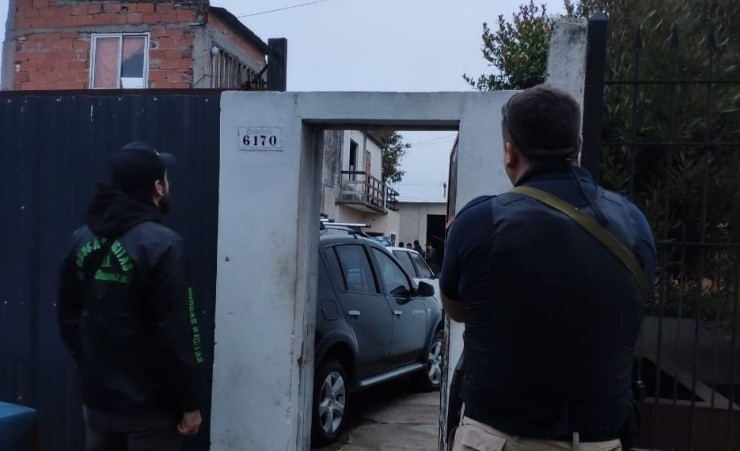 Narco escondía la cocaína para vender en la ropa de su hijo de seis años | Actualidad