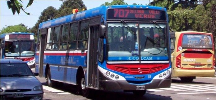 El relato de la joven que fue acosada por un colectivero: "bajo las luces y puso el cartel de 'fuera de servicio'" | Internacionales