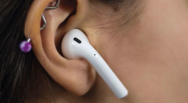 Se tragó los audífonos inalámbricos y los encontró en su estómago por los sonidos que producía | Curiosidades