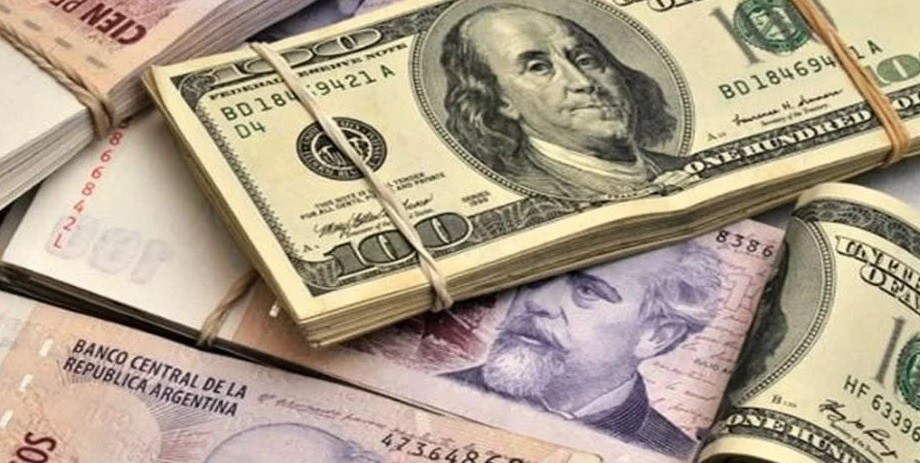 El Banco Central intervino en futuros y el dólar cerró casi sin cambios | Economía