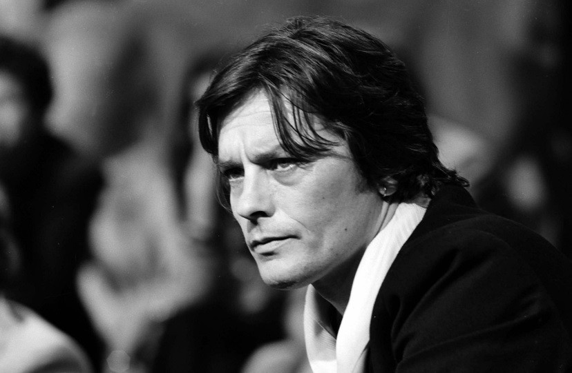 Cannes se prepara para un "tsunami" de estrellas, defiende a Alain Delon y espera a Maradona | Espectáculos