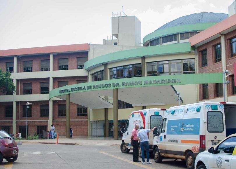 Una mujer murió y al menos 30 personas fueron internadas por intoxicación tras un almuerzo | Actualidad
