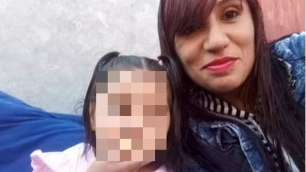 Un hombre asesinó a martillazos a su ex pareja y a su hija de dos años | Actualidad