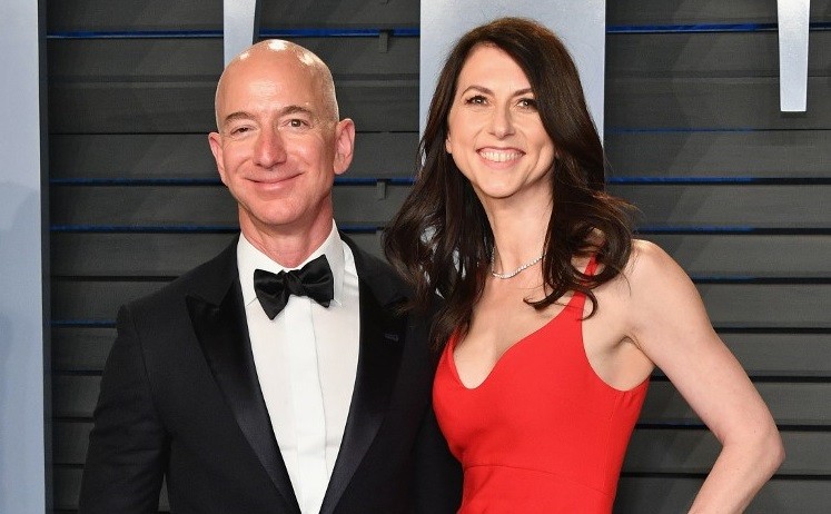 "Tengo una cantidad desproporcionada de dinero para compartir", dijo al exesposa de Jeff Bezos | Internacionales