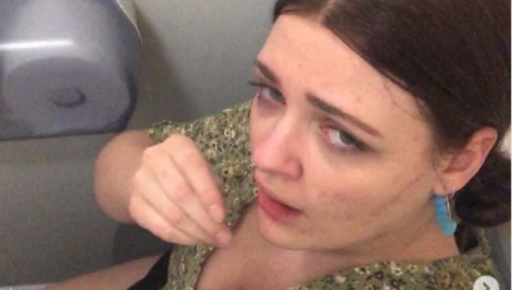 La joven que se paga los estudios vendiendo a fetichistas sus videos de estornudos | Curiosidades