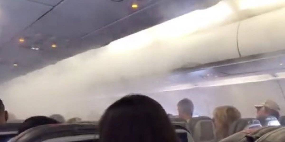 Video viral: el extraño caso de las nubes que se formaron adentro de un avión | Curiosidades