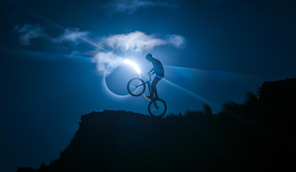 La increíble imagen del eclipse que sacó un fotógrafo cordobés | Redes