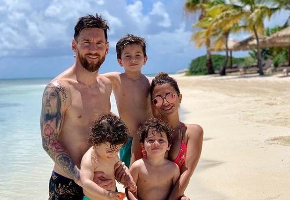 Messi sigue a puro sol y playa: cambio de look y mimos con Antonela Roccuzzo | Espectáculos