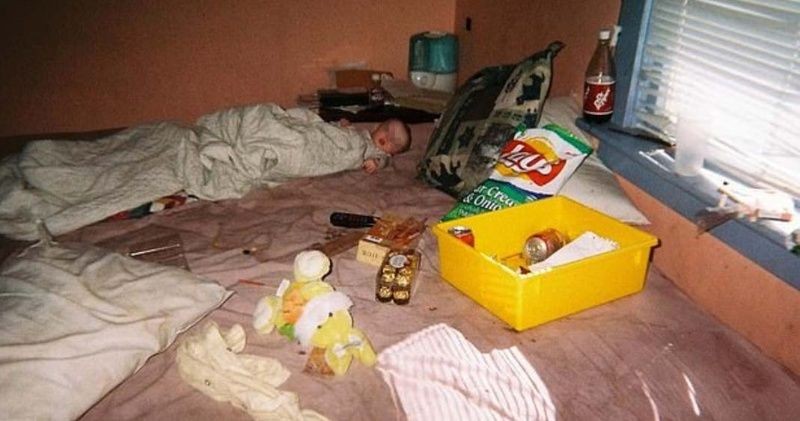 Las fotos escalofriantes de una joven que creció junto a su madre adicta a las drogas | Internacionales