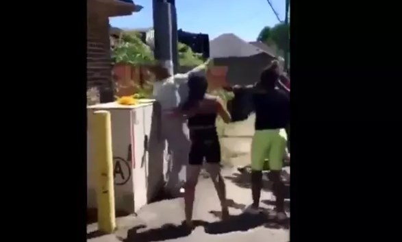 Estaba desaparecida y la hallaron por un video en el que la golpean violentamente | Internacionales