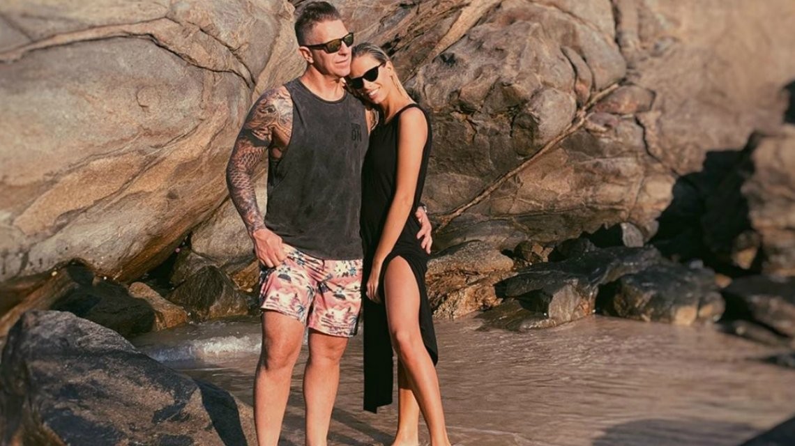 La foto de Fantino con su novia por la que lo tildaron de "machista" y "cosificador" | Espectáculos