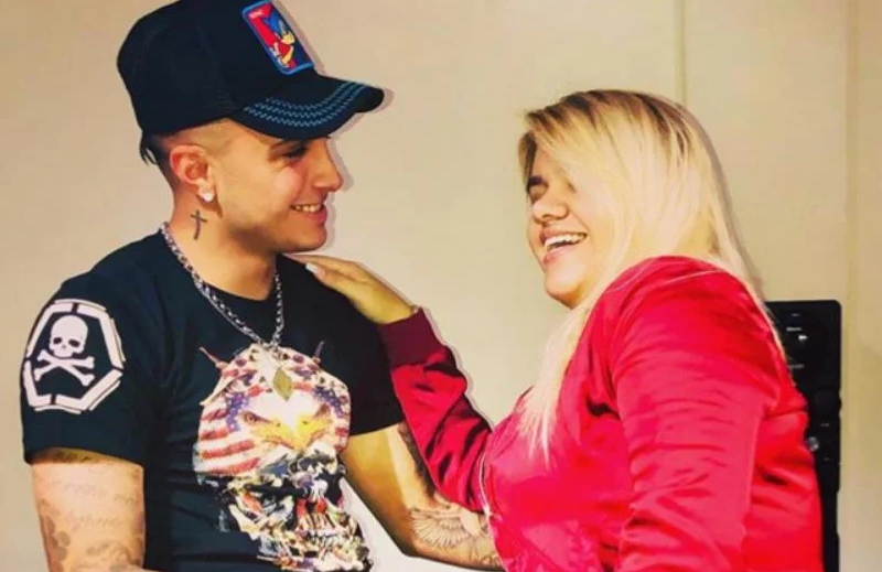 El nuevo novio de More Rial compartió una foto con ella en la cama: "Así todo el día" | Espectáculos