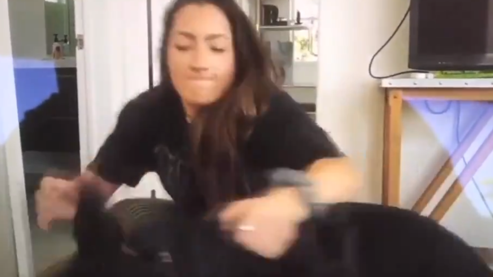 Una youtuber subió por error un video en el que maltrata a un perro | Redes